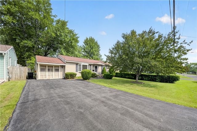 305 Hanover Avenue, Salina, NY 13088