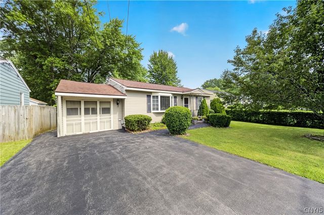 305 Hanover Avenue, Salina, NY 13088