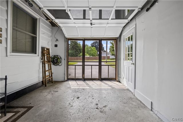 305 Hanover Avenue, Salina, NY 13088