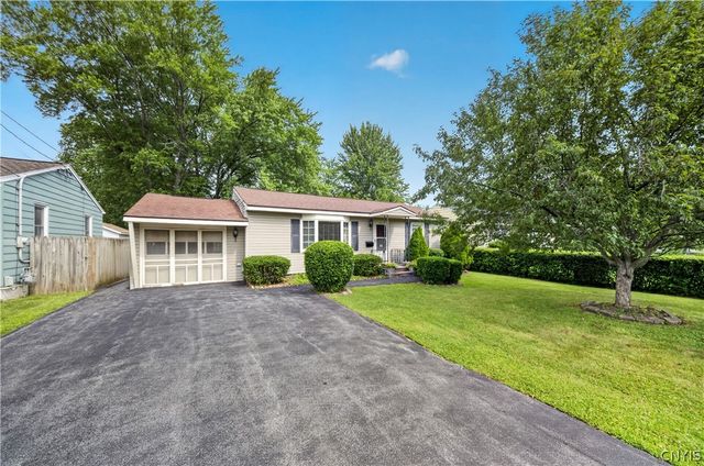 305 Hanover Avenue, Salina, NY 13088
