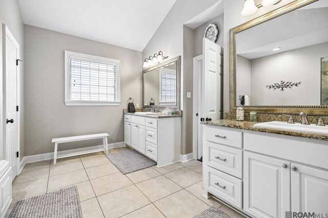 18433 Lake Harbor Ln, Prairieville, LA 70769