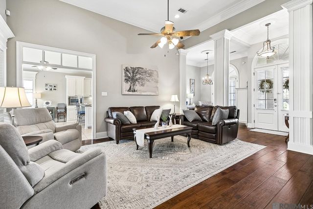 18433 Lake Harbor Ln, Prairieville, LA 70769