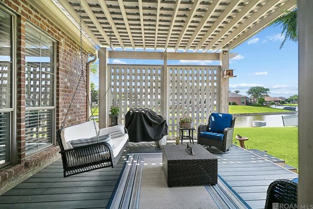 18433 Lake Harbor Ln, Prairieville, LA 70769