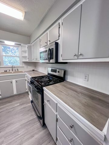 27713 Walnut Road, Urbana, MO 65767