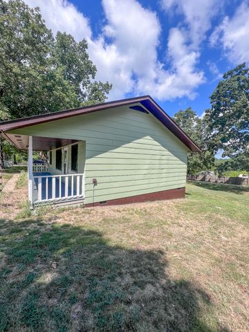 27713 Walnut Road, Urbana, MO 65767