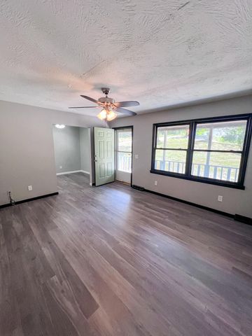 27713 Walnut Road, Urbana, MO 65767