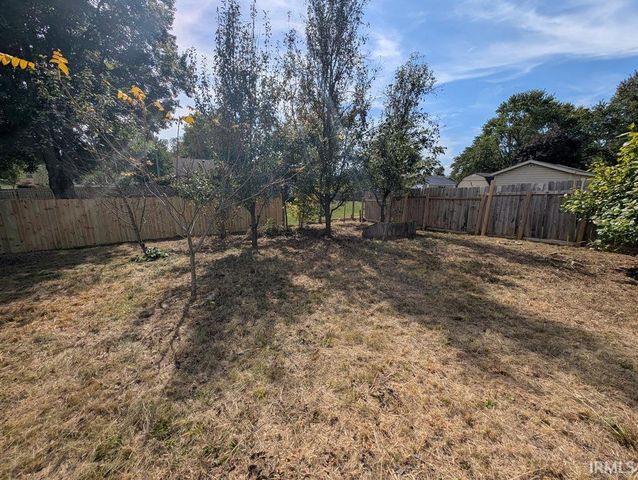 7461 W Mustang Drive, Ellettsville, IN 47429
