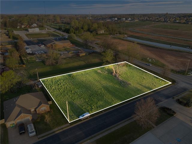 1101 W Centerton Boulevard, Centerton, AR 72719