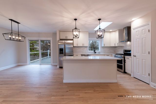 24331 Davids Court, Naperville, IL 60564