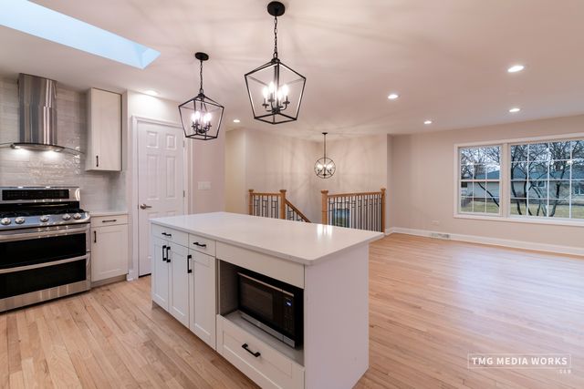 24331 Davids Court, Naperville, IL 60564