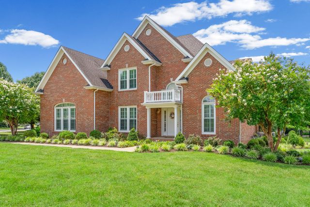 412 Treemont Dr, Clarksville, TN 37043