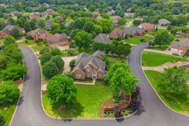 412 Treemont Dr, Clarksville, TN 37043