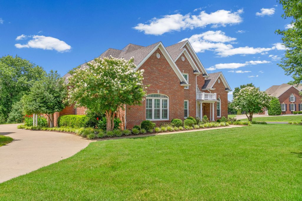 412 Treemont Dr, Clarksville, TN 37043