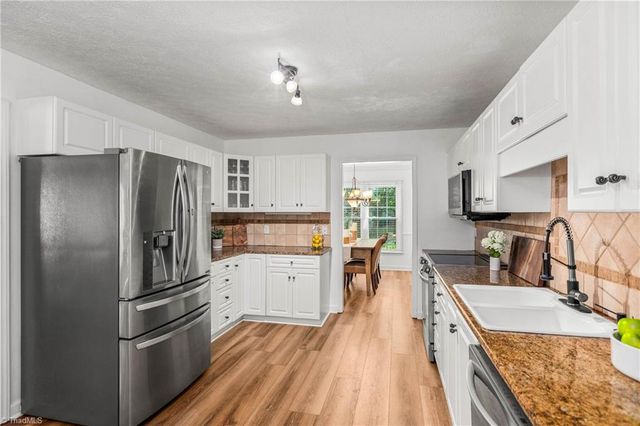 6205 Spring Park Road, Clemmons, NC 27012