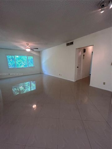5700 NE 22nd Way 324, Fort Lauderdale, FL 33308