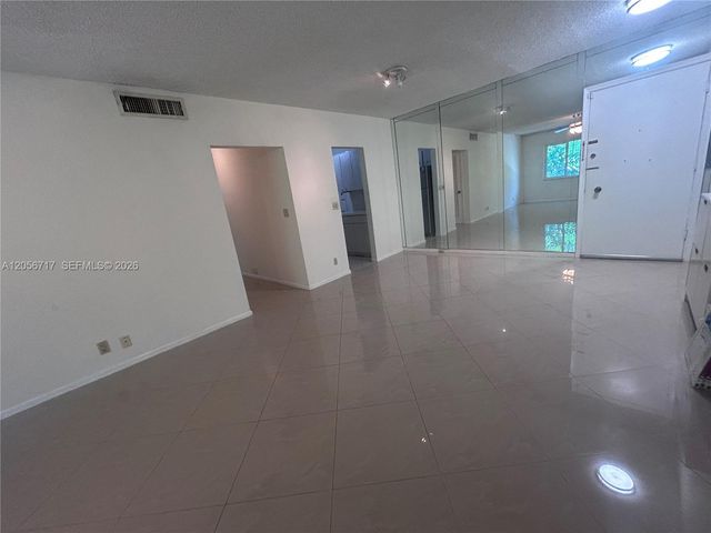 5700 NE 22nd Way 324, Fort Lauderdale, FL 33308