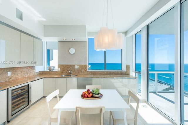 50 S Pointe Dr 3302, Miami Beach, FL 33139