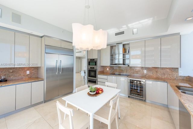 50 S Pointe Dr 3302, Miami Beach, FL 33139