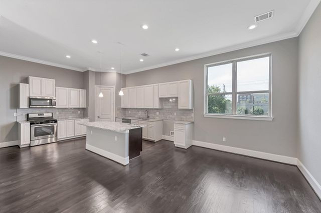 4609 Nett Street B, Houston, TX 77007