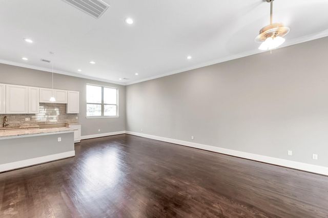 4609 Nett Street B, Houston, TX 77007
