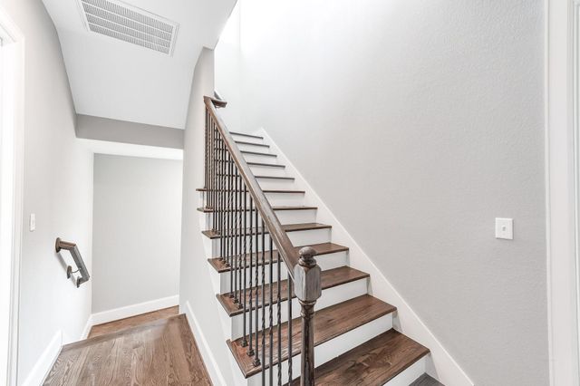 4609 Nett Street B, Houston, TX 77007