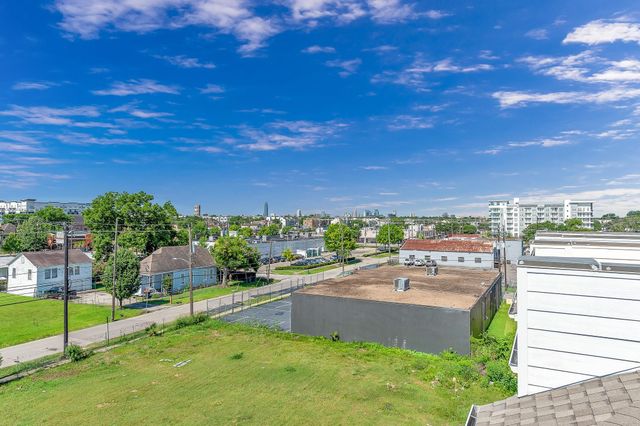 4609 Nett Street B, Houston, TX 77007