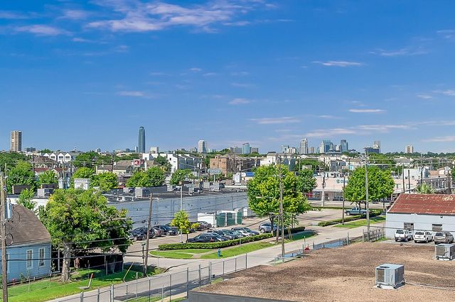 4609 Nett Street B, Houston, TX 77007