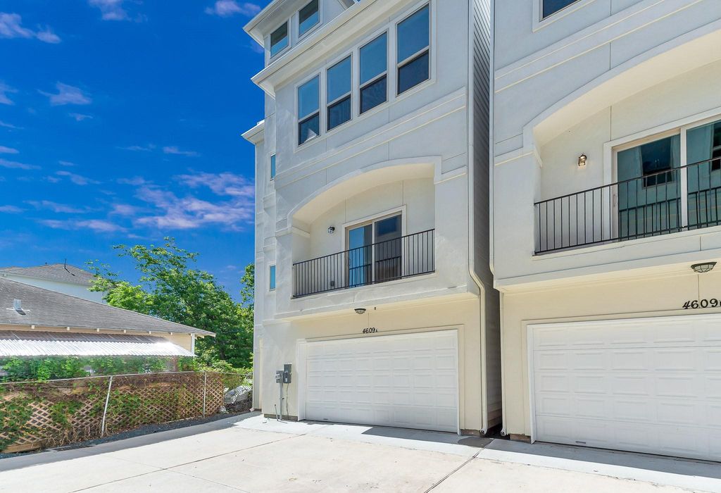 4609 Nett Street B, Houston, TX 77007