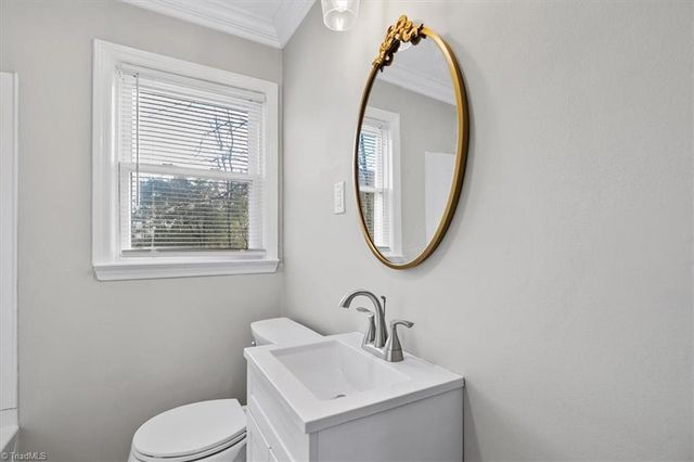 2221 Oak Hill Drive, Greensboro, NC 27408