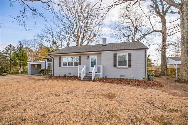 2221 Oak Hill Drive, Greensboro, NC 27408