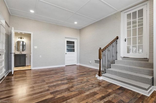 2221 Oak Hill Drive, Greensboro, NC 27408