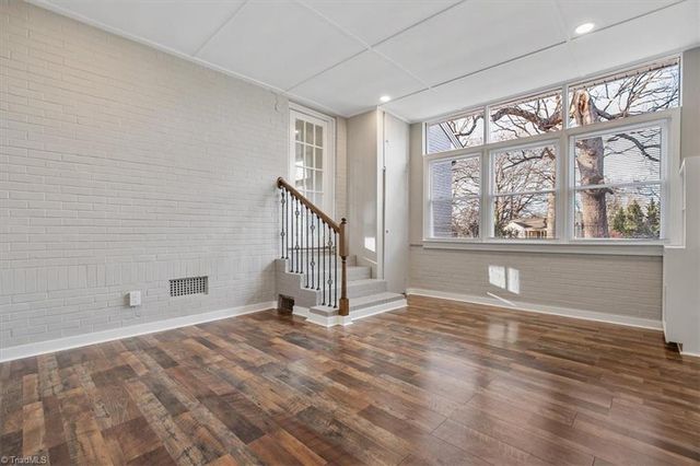 2221 Oak Hill Drive, Greensboro, NC 27408