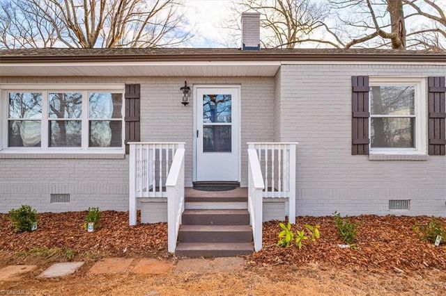 2221 Oak Hill Drive, Greensboro, NC 27408