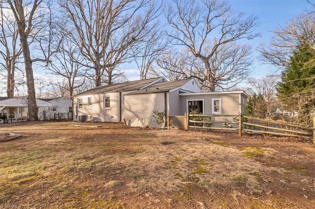 2221 Oak Hill Drive, Greensboro, NC 27408