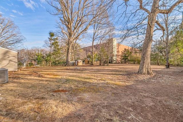 2221 Oak Hill Drive, Greensboro, NC 27408