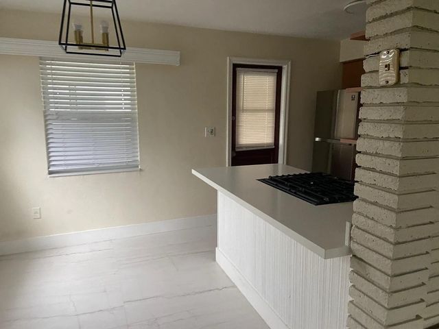 925 N 32nd Avenue, Hollywood, FL 33021