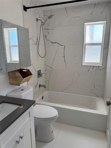 925 N 32nd Avenue, Hollywood, FL 33021