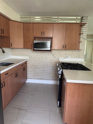 925 N 32nd Avenue, Hollywood, FL 33021