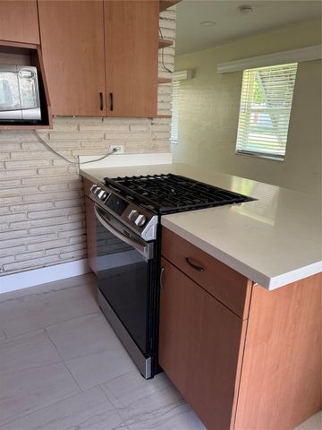 925 N 32nd Avenue, Hollywood, FL 33021