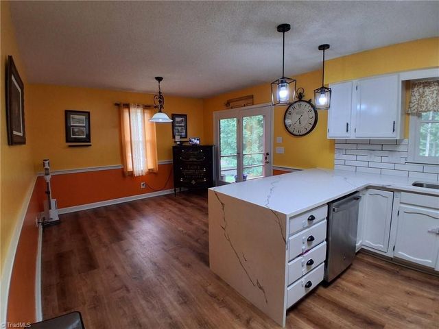 1492 Cedar Fork Road, Clemmons, NC 27012