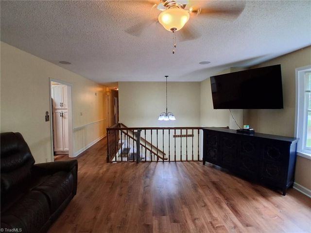 1492 Cedar Fork Road, Clemmons, NC 27012