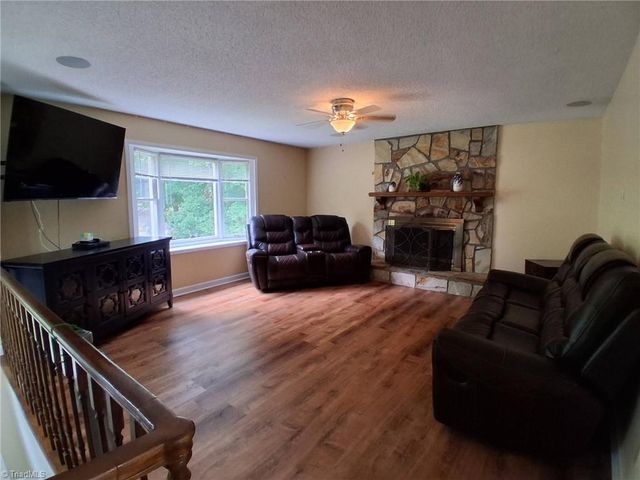 1492 Cedar Fork Road, Clemmons, NC 27012