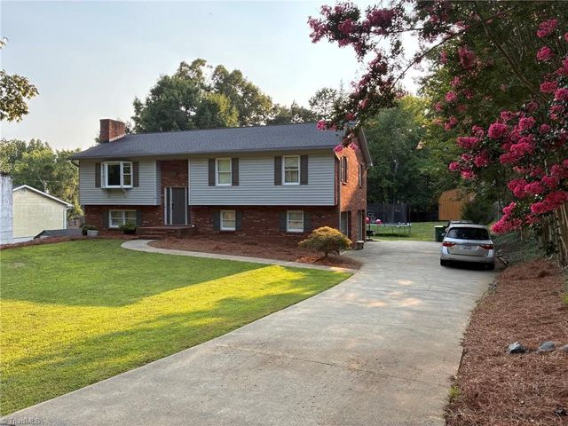 1492 Cedar Fork Road, Clemmons, NC 27012