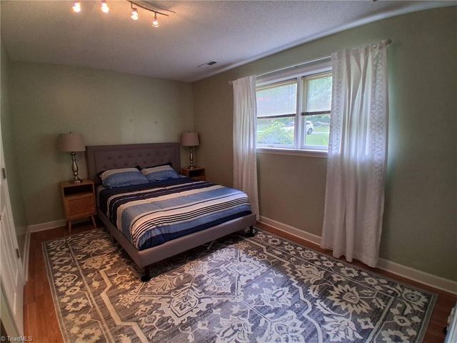 1492 Cedar Fork Road, Clemmons, NC 27012