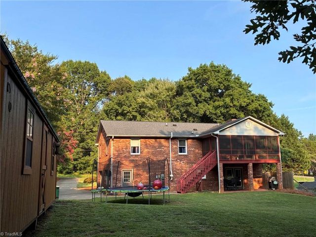 1492 Cedar Fork Road, Clemmons, NC 27012