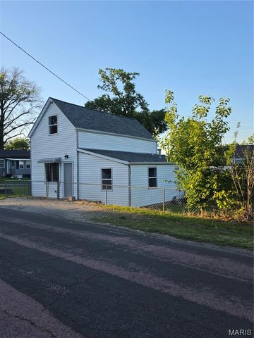 419 Little Broadway Street, Mehlville, MO 63125