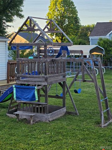 419 Little Broadway Street, Mehlville, MO 63125