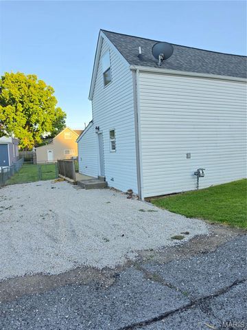 419 Little Broadway Street, Mehlville, MO 63125