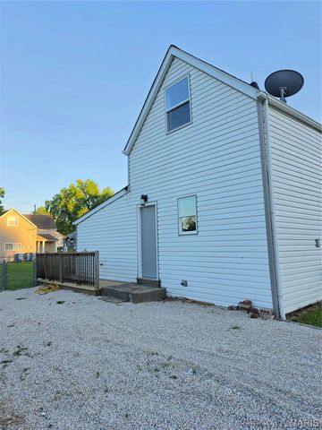 419 Little Broadway Street, Mehlville, MO 63125