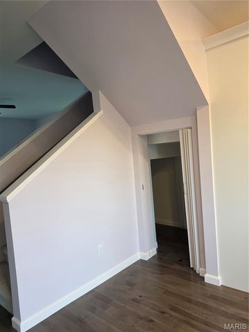 419 Little Broadway Street, Mehlville, MO 63125